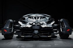 Batmobile đang tìm chủ mới, công nghệ trên xe chẳng khác gì trong phim
