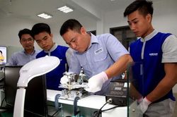 Nhiều học sinh không còn áp lực phải vào đại học bằng mọi giá