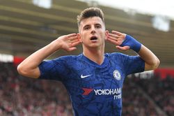 Chelsea đại thắng 4-1, Arsenal vượt qua Bournemouth sát nút