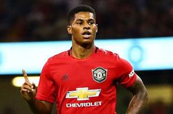 Newcastle vs MU: Rashford được ví như 'Lord' Bendtner của Arsenal