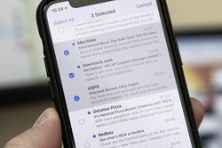 Cách chọn và xóa nhanh nhiều email cùng lúc trên iOS 13