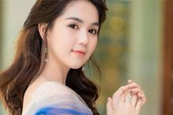 Ngọc Trinh phát ngôn về tình tiền, 'nhát dao chí tử' cho anti fan