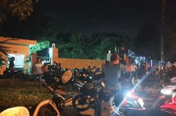 Người nhà đưa thi thể công nhân đến vây nhà máy: Xác định nguyên nhân cái chết