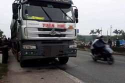Truy tìm tài xế lái xe tải bỏ trốn sau tai nạn chết người