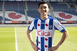 PHÂN TÍCH: Bao giờ Văn Hậu ra mắt SC Heerenveen?