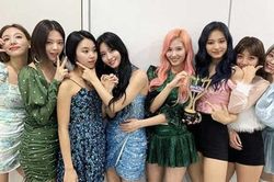 TWICE kết thúc quảng bá 'Feel Special' một cách chóng vánh, fan tiếc nuối điều gì?