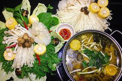 Bí quyết làm lẩu gà nấm ngon hơn nhà hàng