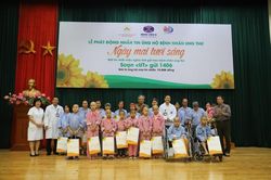 Huy động gần 14 tỷ đồng hỗ trợ bệnh nhân ung thư trong 9 tháng