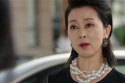 Tôi chết điếng trước câu nói của mẹ chồng ngay đêm tân hôn