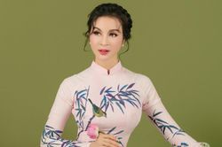 MC Thanh Mai khoe nhan sắc không tuổi với áo dài truyền thống