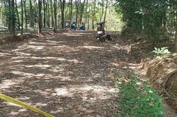 Người đàn ông tử vong trong tư thế úp mặt bên đường