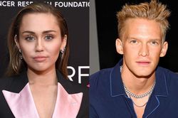 Bạn trai vào viện thăm Miley Cyrus