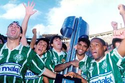 Khi Palmeiras không thể sống được bằng… sữa