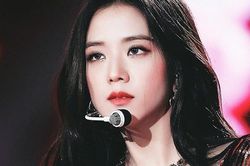 BLINK nổi giận với bằng chứng cho thấy Jisoo Blackpink đang bị đối xử bất công