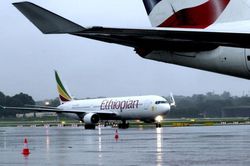 Máy bay Hãng hàng không Ethiopia hạ cánh khẩn cấp tại Dakar