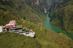 Nghĩ về ngôi nhà Panorama ở Mã Pì Lèng