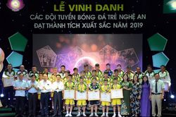 Nghệ An vinh danh các đội tuyển bóng đá trẻ của SLNA