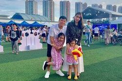 Trước khi rộ tin ly hôn, Hồ Hoài Anh tay đeo nhẫn cưới xúc động phát biểu trong ngày giỗ bố Lưu Hương Giang