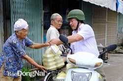 Vợ chồng thợ cắt tóc giàu lòng thiện nguyện
