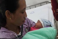 Quảng Nam: Bé trai khoảng 1 tuần tuổi bị bỏ rơi ở cống chui cùng bình sữa còn nóng