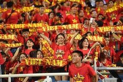 Sân vận động Mỹ Đình ngập sắc cờ đỏ