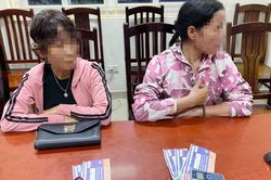 Công an bắt 6 'cò vé' trước trận Việt Nam - Malaysia