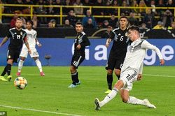 Vắng Messi, Argentina thoát thua ngoạn mục trước Đức