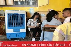 'Nhức mắt' cảnh học sinh thản nhiên phì phèo thuốc lào