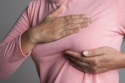 6 dấu hiệu cảnh báo nguy cơ ung thư vú chị em cần lưu ý