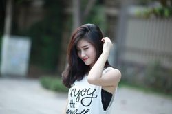 Đọ sắc các nàng WAGs Việt Nam và Malaysia: Đội khách chiếm ưu thế