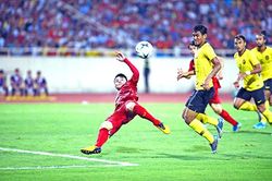 Mỹ Đình 3 lần 'đả hổ'