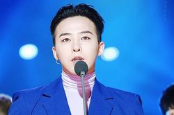 G-Dragon kiếm triệu USD dù đang đi lính