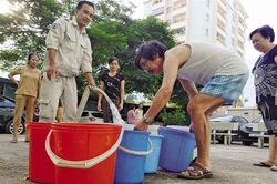 Nước sạch sông Đà bỗng bốc mùi khó chịu