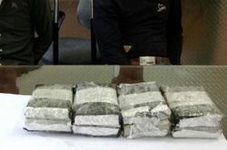 Bắt giữ hai đối tượng tàng trữ, mua bán tám bánh heroin
