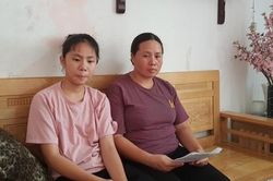 Phụ huynh phản ứng thầy giáo ép dạy thêm, học trò bị đổi lớp học
