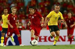 Tuấn Anh chỉ bị căng cơ đùi, HLV Park thở phào!