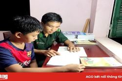 Những người 'cha nuôi' mang quân hàm xanh
