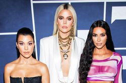 Chị em nhà Kim Kardashian tiết lộ cách dưỡng tóc nhiều năm nay