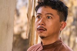 Thân thế chàng trai bị bà chủ cưỡng hiếp trong 'Tiếng sét trong mưa'