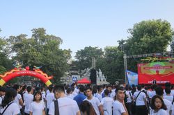 Trên 500 đoàn viên Thủ đô tham gia đi bộ 'Thử thách 4h30 sáng'