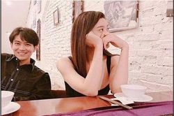 Tim bất ngờ đăng ảnh đi ăn cùng Trương Quỳnh Anh
