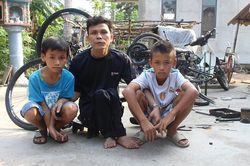 Nỗi buồn của người cha khuyết tật