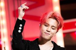 Ngoài quần áo, Jimin (BTS) còn chăm dùng phụ kiện hàng hiệu đắt đỏ