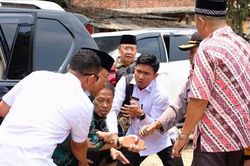 Vợ đăng bài Facebook liên quan vụ tấn công Bộ trưởng An ninh, 3 sĩ quan Indonesia bị giáng chức