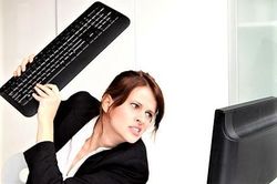 Tin đồn văn phòng là vũ khí tiêu diệt cảm xúc làm việc
