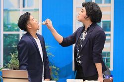 Hồ Việt Trung bóp cổ Mạc Văn Khoa vì ghen tuông ở Ơn giời