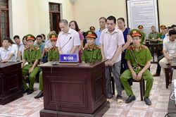 Tòa xử vụ án gian lận điểm thi ở Hà Giang- Nhiều nhân chứng 'VIP' vắng mặt