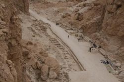 Bí ẩn 2 xác ướp bất ngờ xuất hiện cạnh Vua Tutankhamun