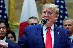 Dù 'quan hệ với Trung Quốc rất tốt', TT Trump vẫn giữ nguyên đòn thuế vào Bắc Kinh