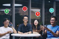 Đặt Phúc Long giờ cao điểm - Grab độc diễn, app Hàn Quốc đột tử